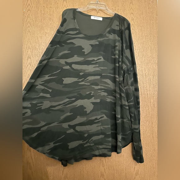 ✨SOLD✨ A Beautiful Soul Top - Picture 5 of 5